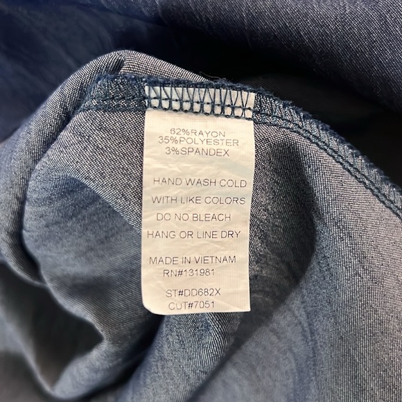 NAÏF Women’s Mid 3/4 length Bell Sleeve Mid Dress size 1X - Picture 7 of 10